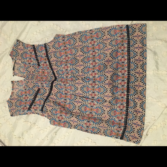 Patterned thick strap tank top. - Picture 1 of 3